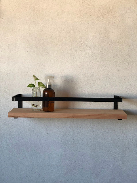 img_18031-2af0b7659800feaaff16874500681937-640-0 KRAYOG Wooden Wall Shelf Combo – “Serrano & Orense” Floating Shelves with Towel Bar, Pine Finish - Image 3