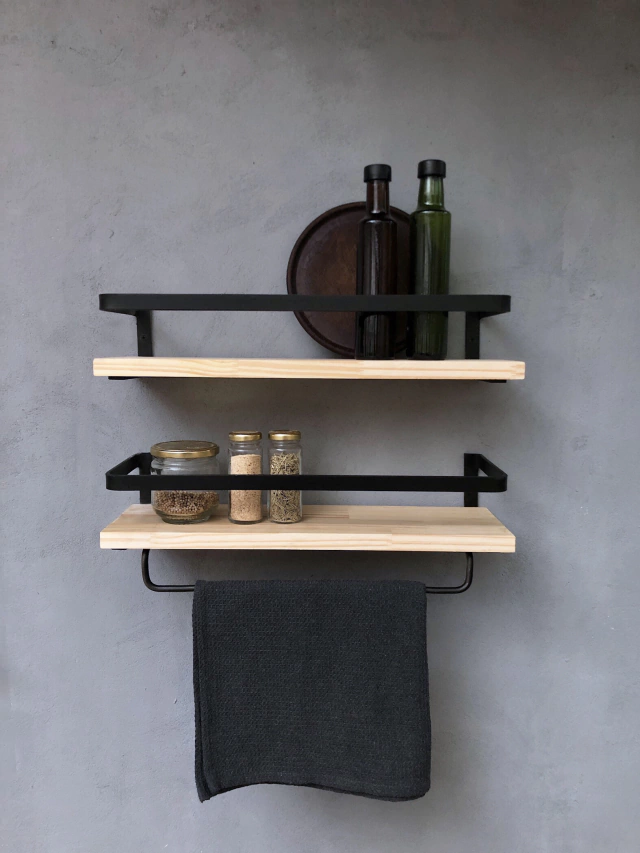 img_6724-a737fd701caa8afe9217205624823602-640-0 KRAYOG Wooden Wall Shelf Combo – “Serrano & Orense” Floating Shelves with Towel Bar, Pine Finish - Image 8